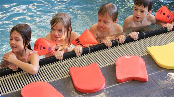 Der Kinderschutzbund bietet ab dem 9. November einen kostenlosen Schwimmkursus für Kinder zwischen fünf und acht Jahren an.
