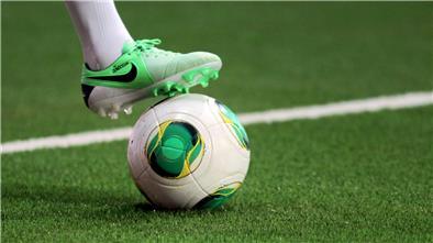 Sportpark Loxstedt bietet Kunstrasen. 