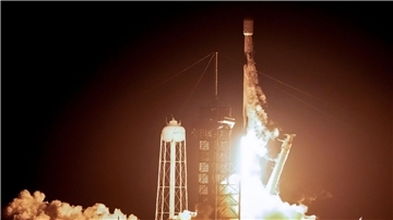 Der Lander „Nova-C“ der US-Firma Intuitive Machines startet vom Weltraumbahnhof Cape Canaveral im US-Bundesstaat Florida.