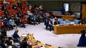 Der malische Außenminister Abdoulaye Diop (2.v.r.) spricht vor dem UN-Sicherheitsrat in New York.