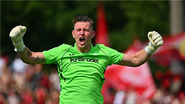 Klose kassiert Pokal-Blamage mit Nürnberg Der Mann des Tages: Illertissens Torwart Michel Witte hält zwei Elfmeter.