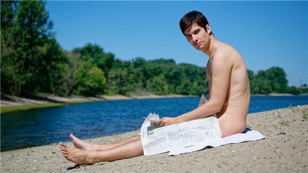 Der Mannheimer Stadtrat Julien Ferrat hat im Amtsblatt zu einem FKK-Swinger-Urlaub in Frankreich eingeladen - Abfahrt ist am Samstag. (Archivbild)