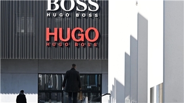 Der Modehändler Hugo Boss hat im vergangenen Jahr einen Umsatzrekord verbucht.