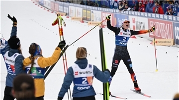 Der Moment, in dem Bronze feststeht.