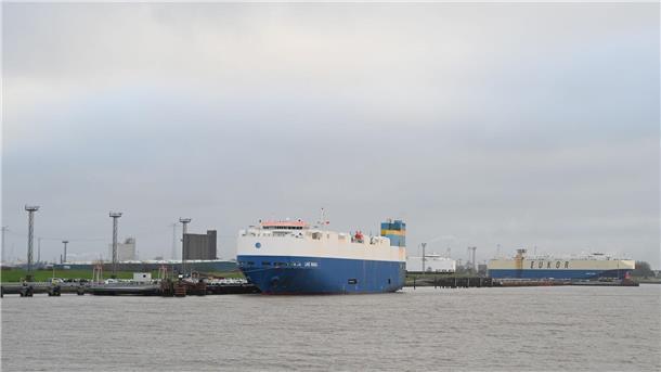 Bau von Emder Großschiffsliegeplatz soll im Sommer starten Der neue Liegeplatz im Außenhafen soll zwischen Emspier und dem Emskai entstehen. (Archivbild)