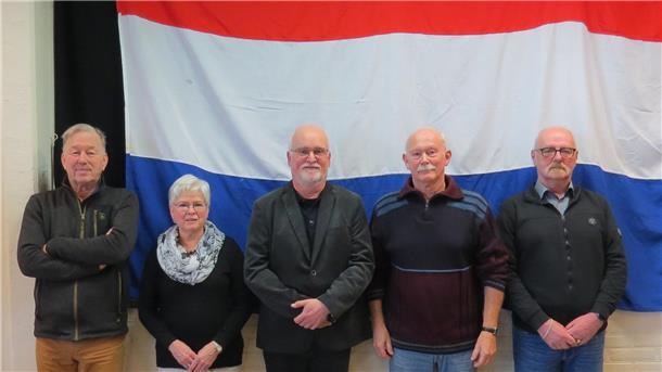 Vorstandsmitglieder des  Niederländischen Traditionsvereins Seedorf.