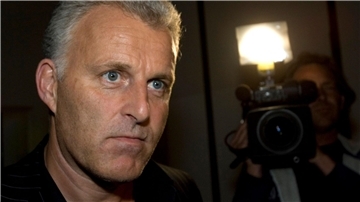 Der niederländische Kriminalreporter Peter R. de Vries wurde im Jahr 2021 im Zentrum von Amsterdam erschossen.