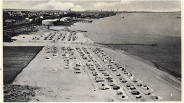 Der Nordenhamer Strand auf einer Luftaufnahme in seinen Anfangsjahren.