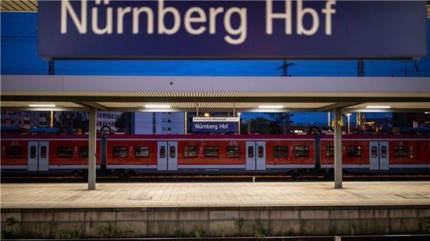 Kriminalität im Bahnhof betrifft nicht nur Millionenstädte Der Nürnberger Hauptbahnhof ist einer von drei Bahnhöfen, an denen die Bundespolizei 2022 die meisten Sexualdelikte, Gewaltverbrechen und Eigentumsdelikte erfasst hat.