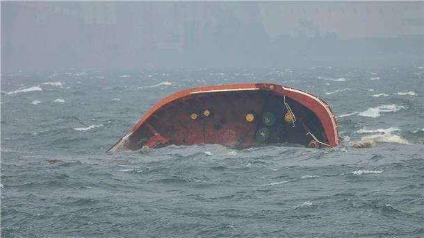 Der Öltanker „Terra Nova“ war am Donnerstag in der Bucht von Manila. (Archivbild)