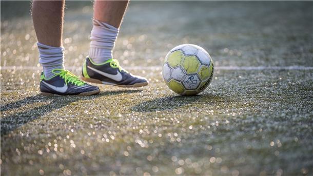 Der OSC Bremerhaven ist in Quarantäne. Wann der Ball im Nordsee-Stadion wieder rollt, ist ungewiss.