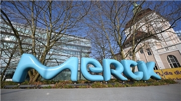 Der Pharmakonzern Merck bekommt grünes Licht für ein wichtiges Medikament. (Archivbild)