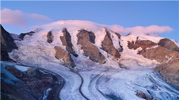Der Piz Palü in der Abenddämmerung - wie es hier wohl in zehn Jahren aussehen wird?