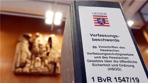 Der Polizei dient eine neue Software insbesondere im Kampf gegen den Terrorismus, organisierte Kriminalität und Kinderpornografie. Kritiker bemängeln, die Rechtsgrundlage sei extrem vage.