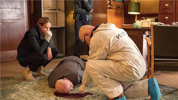 „Tatort“ kommt mit „Gold“ aus Sommerpause zurück Der populäre ARD-Sonntagskrimi „Tatort“ wird nach elf Wochen Sommerpause am 3. September „Gold“ zurückkehren.