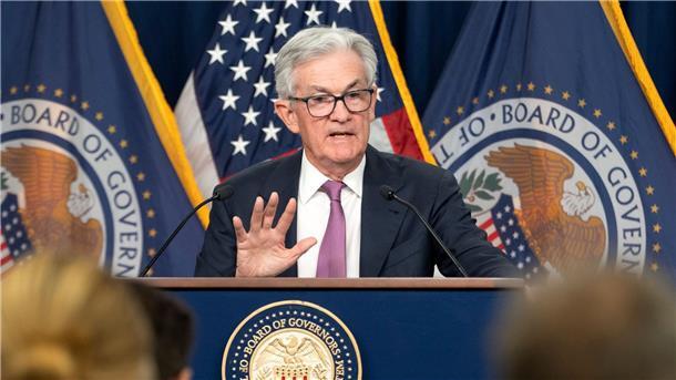 US-Notenbankchef hält weitere Zinserhöhungen für nötig Der Präsident der US-Notenbank hat künftige Zinserhöhungen im Kampf gegen die hohe Inflation in Aussicht gestellt.