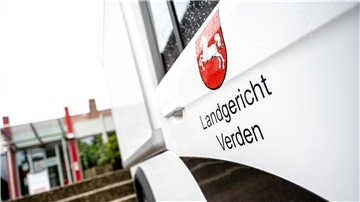 Der Prozess gegen einen Gebrauchtwagenhändler vor dem Landgericht Verden wurde jetzt gegen Zahlung einer Geldauflage eingestellt.