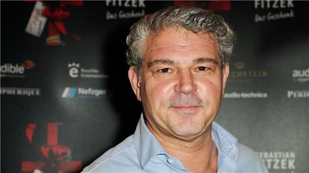 Rechtsmediziner Michael Tsokos auf neuen Wegen Der Rechtsmediziner Michael Tsokos hat bereits zahlreiche True-Crime-Thriller und fiktionale Kriminalromane geschrieben.