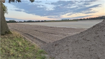 Der geplante Rohr-Lagerplatz ist an der B 71 zwischen Seedorf und Selsingen angelegt und befestigt worden.