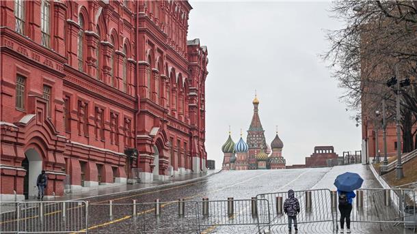 Terroranschlag bei Moskau: Was zur Tat bekannt ist Der Rote Platz ist nach dem Anschlag in Moskau abgesperrt.