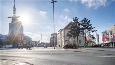 Fußgängerübergang Columbusstraße zur Hermann-Henrich-Meier-Straße und den Havenwelten. 