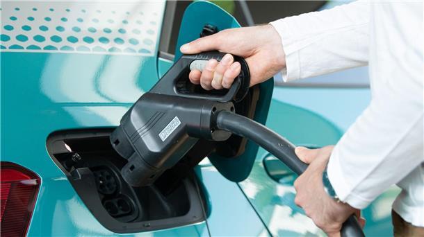 Der Rückgang der Preise für Elektroautos wird für Leasing-Kunden zunehmend zum Problem.