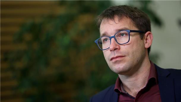 Landtagsabgeordneter bei Straßenblockade verletzt Der sachsen-anhaltische Landtagsabgeordnete Sebastian Striegel (Grüne) wurde bei einer Straßenblockade verletzt (Archivbild).