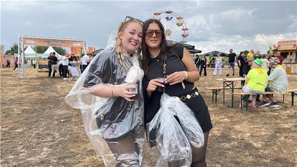 Der Samstag beim Sandstedter Sommer stand ganz im Zeichen von Schlager und Party...