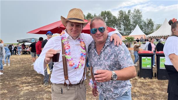 Der Samstag beim Sandstedter Sommer stand ganz im Zeichen von Schlager und Party...