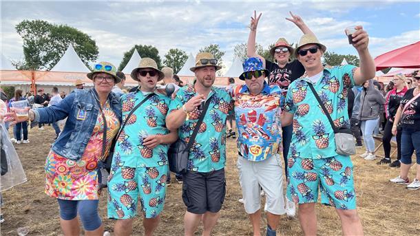 Der Samstag beim Sandstedter Sommer stand ganz im Zeichen von Schlager und Party...