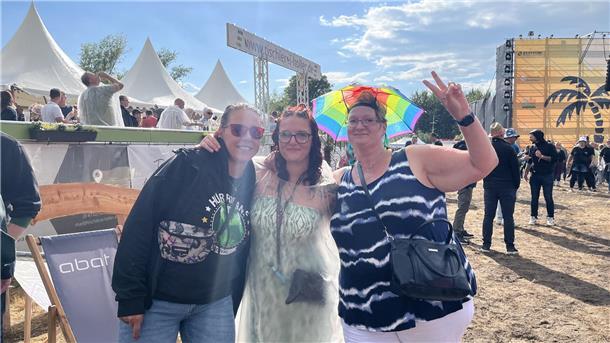 Der Samstag beim Sandstedter Sommer stand ganz im Zeichen von Schlager und Party...
