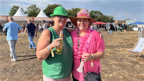 Der Samstag beim Sandstedter Sommer stand ganz im Zeichen von Schlager und Party...