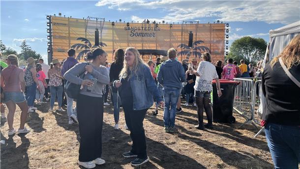 Der Samstag beim Sandstedter Sommer stand ganz im Zeichen von Schlager und Party...