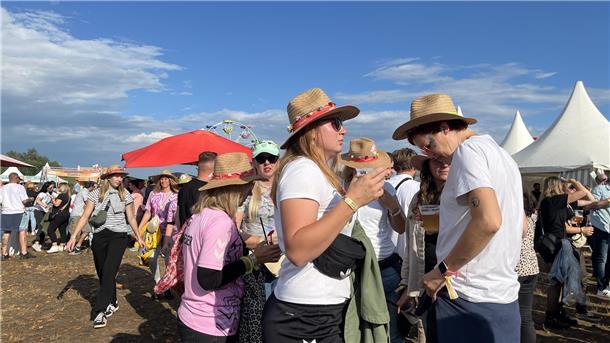 Der Samstag beim Sandstedter Sommer stand ganz im Zeichen von Schlager und Party...