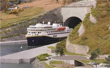 Ein Schiff fährt aus einer Schiffstunnel-Ausfahrt. In Norwegen soll der erste Schifftunnel der Welt entstehen.
