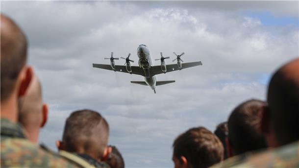 Der Seefernaufklärer P-3C Orion ist das größte Kampfflugzeug der Bundeswehr.