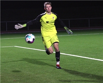 Der Selsinger Leander Hoppenrath kämpft mit Joel Schulz darum, die Nummer eins im Tor der U19 zu werden.
