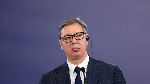 Serbiens Präsident Vucic heizt im Kosovo die Spannungen an Der serbische Präsident Aleksandar Vucic will von der Schutztruppe KFOR die Genehmigung, serbisches Militär zurück ins Kosovo zu schicken.