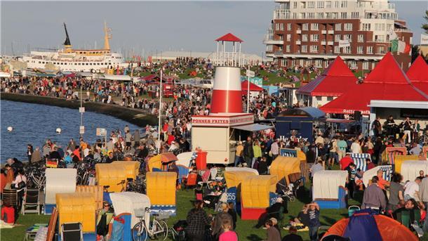 Der Sommerabend am Meer ist endgültig abgesagt. Noch seien Gründeich und Deichvorland nicht stabil genug für die Großveranstaltung.