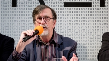 Der Soziologe Bruno Latour eröffnete eine neue Perspektive auf das Zusammenspiel von Umwelt und Gesellschaft.