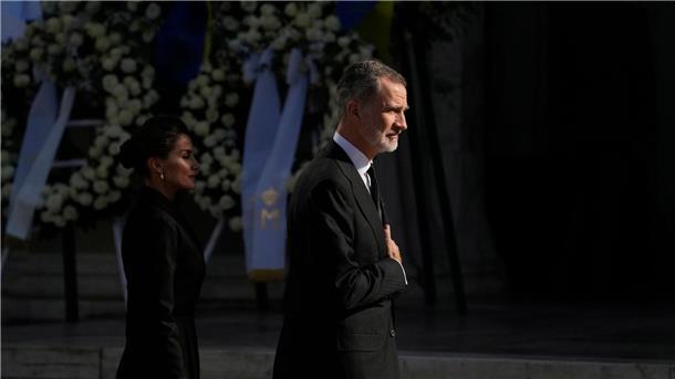 Europas Adel nimmt Abschied vom letzten König Griechenlands Der spanische König Felipe VI. und Königin Letizia kommen zur Trauerfeier.