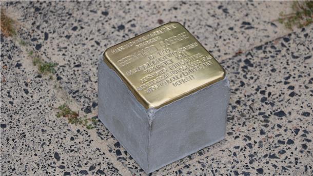 Der Stolperstein für Pastor Görge.