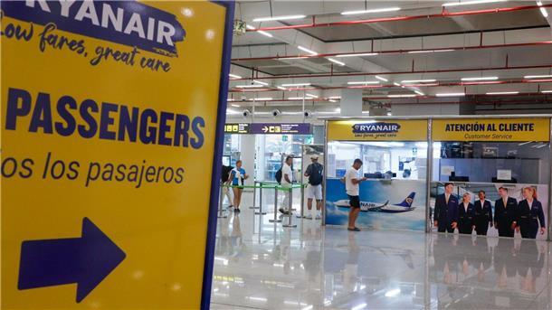 Bodenpersonal von Ryanair in Spanien streikt Der Streik des Bodenpersonals für Ryanair in Spanien hatte zunächst kaum Auswirkungen für die Passagiere. Es gab leichte Verspätungen, aber von gestrichenen Flügen wurde nichts bekannt.