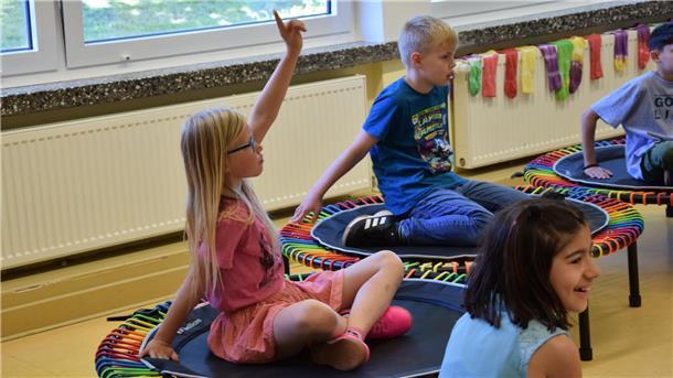Der SVN hatte einige Trampoline mitgebracht. Auf den Sportgeräten konnten sich die Kinder ordentlich austoben.