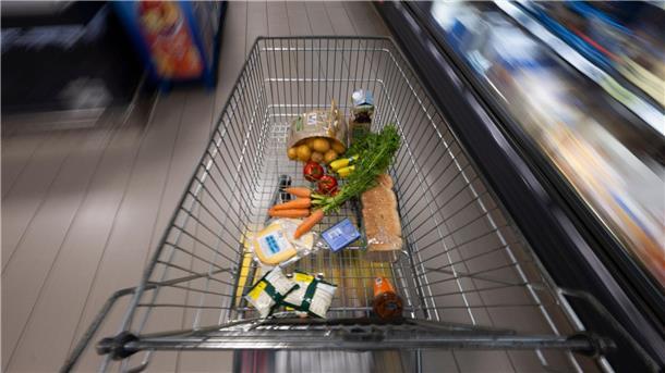 Inflationsrate steigt auf 2,2 Prozent - Lebensmittel teurer Der tägliche Einkauf ist bei vielen Verbrauchern teurer als vor einem Jahr. (Symbolbild)
