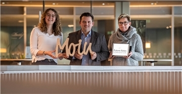 Der Tagungs-Tourismus ist auf Erfolgskurs. Rieke Nagel (MICE-Lotsin), Dennis Micknaß (Sail City) und Insa Rabbel von der städtischen Wirtschaftsförderung.