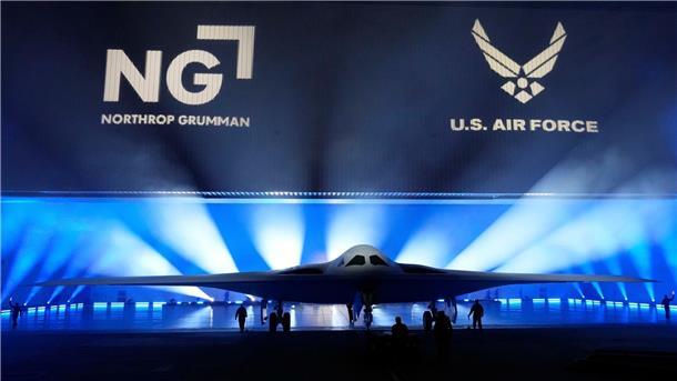 US-Militär enthüllt neuen Tarnkappenbomber B-21 Raider Der Tarnkappenbomber B-21 Raider ist Amerikas neuester nuklearer Tarnkappenbomber.