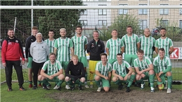 Der TSV Karlshöfen II sicherte sich bei der Sportwoche des TSV Gnarrenburg den Sieg beim Blitzturnier. Im Finale besiegte das Team die Gnarrenburger Zweitvertretung mit 3:1.