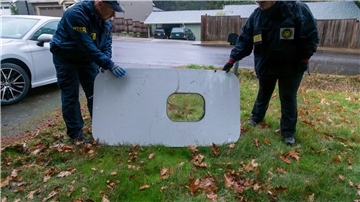 Der Türstopfen der bei dem Alaska Airlines Flug 1282 herausgebrochen war.