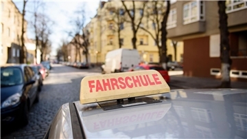 Der TÜV-Verband hat neue Zahlen zur Führerscheinprüfung in Deutschland vorgelegt.